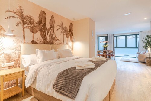 Apt Generalife – Modern, Bright & Perfectly Located