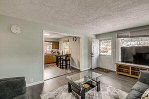 House (3 Bedrooms) | Interior - 2 Mi to Motor Speedway! Indy Home w/ Fenced Yard (Indianapolis)