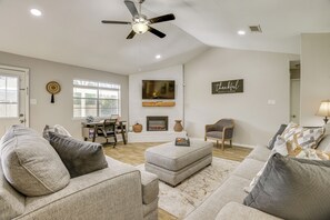Front of property - Furnished Patio! Family Home Near Houston Airport! (Houston)