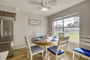 Interior - Furnished Patio! Family Home Near Houston Airport! (Houston)