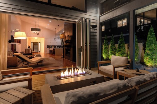Game Room + Bar: Luxe ATL Escape Near Intl Soccer