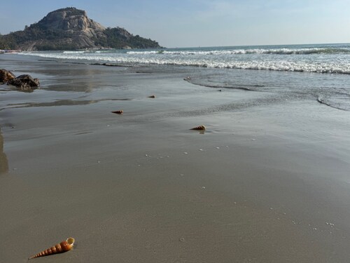 Monkey Mountain/Khao Takiab townhome, 2 minute walk to Hua Hin's favorite beach