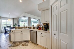 House (3 Bedrooms) | Interior - Poolside Lounge & Game Area: Cape Coral Retreat (Cape Coral)