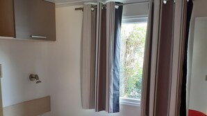 Unclassified image, 5 of 9, button - Mobile home 3 bedrooms 6 pers on camping cap soleil Oléron (Saint-Denis-d'Oléron)