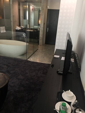 Room, 1 Bedroom, Balcony | Bathroom - 100m to Walking st, Clubs ,bars & Restau (Angeles City)