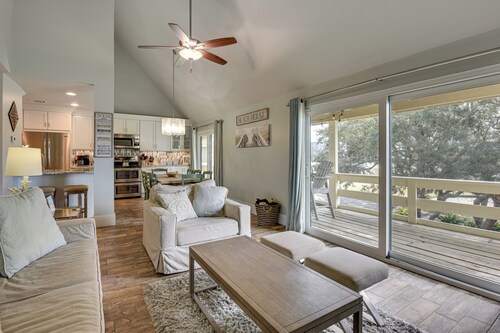 Walkable Beach Retreat! Miramar Resort Condo