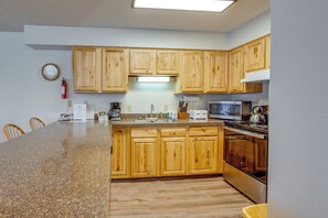 Apartment (3 Bedrooms) | Interior - Steps to Free Ski Shuttle! Dtwn Winter Park Condo (Winter Park)
