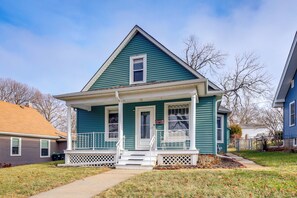 House (2 Bedrooms) | Front of property - Walk to Nightlife District! Omaha Benson Bungalow (Omaha)