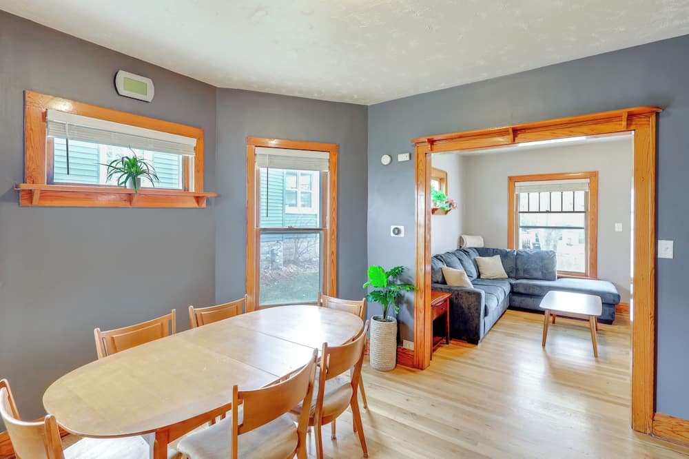 Walk to Nightlife District! Omaha Benson Bungalow - Honey Creek, IA