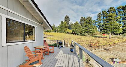 Mtn-view Retreat w/ Hot Tub + Deck in Sebastopol