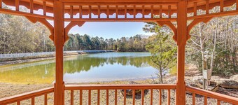 Fishing Pond On-site! Lagrange Apt on 33 Acres