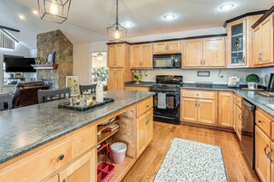 House (2 Bedrooms) | Interior