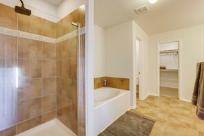 House (4 Bedrooms) | Interior - 4 Mi to Houston Airport: Spacious Home in Humble (Humble)