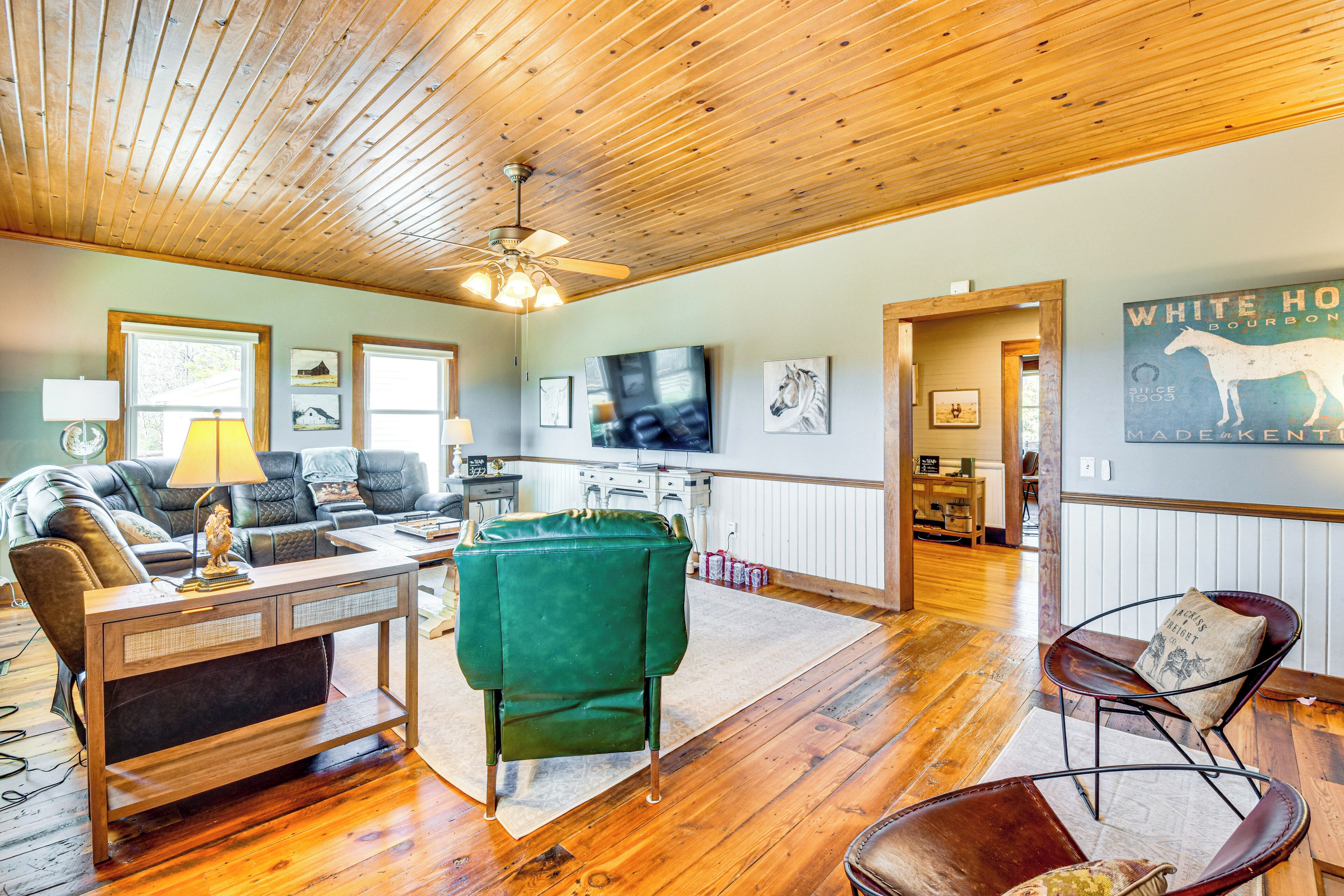 House (4 Bedrooms) | Interior