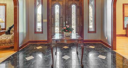 Scenic Lagrange Retreat! 3,600 Sq Ft, Pool Access