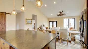 Casa (2 Bedrooms) | Interior