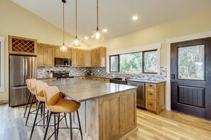 House (2 Bedrooms) | Interior