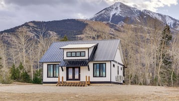 House (2 Bedrooms) | Front of property