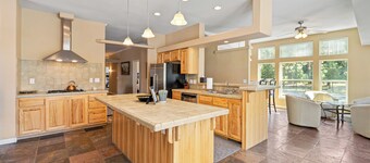 Dog-friendly 4BR on 200 Acres w/ River Access