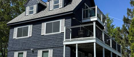 บ้านพัก (4 Bedrooms) | ด้านหน้าที่พัก