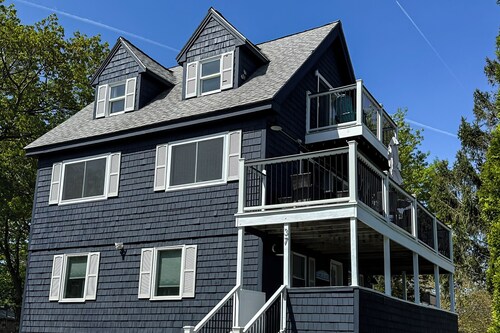 Work, Play & Explore! Coastal York Gem Near Beach