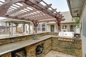 House (4 Bedrooms) | Interior - Group-friendly Burleson Getaway w/ Outdoor Oasis (Burleson)