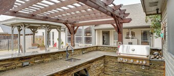 เบอร์ลีสัน เก็ตอะเวย์ที่เหมาะสำหรับกลุ่ม พร้อมโอเอซิสกลางแจ้ง  