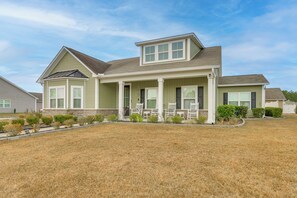 House (3 Bedrooms) | Interior - Community Pool! Family-friendly Savannah Retreat (Port Wentworth)
