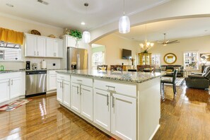 Unclassified image, 2 of 42, button - Community Pool! Family-friendly Savannah Retreat (Port Wentworth)