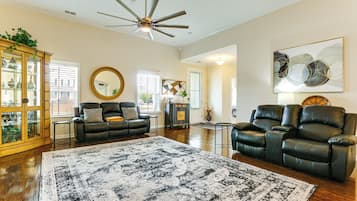 House (3 Bedrooms) | Front of property