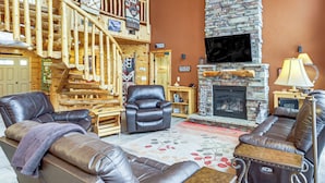 Unclassified image, 5 of 33, button - Big Pine Lake Home w/ Dock & Game Room in Aitkin (Aitkin)