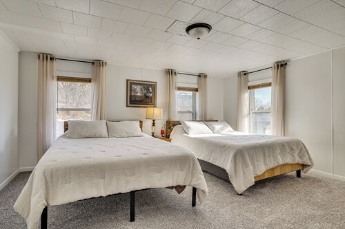 Hunter & Angler Haven 1 Mi to Mississippi River!