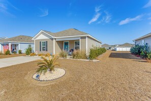 House (3 Bedrooms) | Interior - 3 Mi to Holden Beach! Family Home w/ Patio (Supply)
