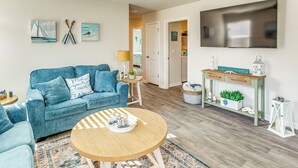 House (3 Bedrooms) | Interior - 3 Mi to Holden Beach! Family Home w/ Patio (Supply)