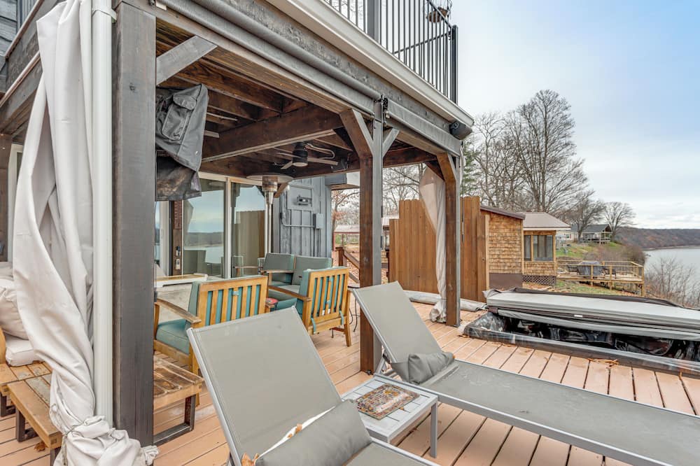 Family Friendly! Waterfront Grove Gem w/ Fire Pit - Wyandotte, OK