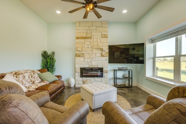 Front of property - Angler's Paradise: Townhome 2 Mi to Matagorda Bay (Matagorda)