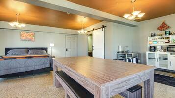 Apartment (0 Bedroom) | Interior