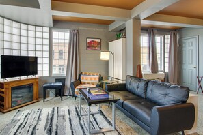 Interior - Unique Studio in Downtown Lebanon, Pets Welcome! (Lebanon)