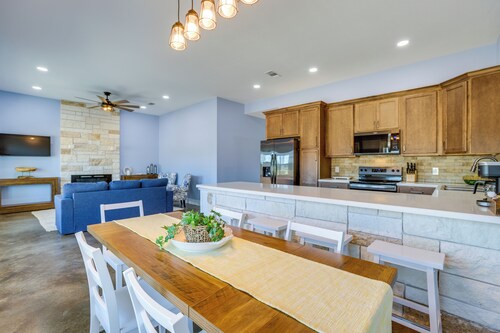 8 Mi to Gulf! Newly Built Townhome in Matagorda