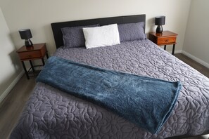 5 chambres, fer et planche à repasser, Wi-Fi gratuit, draps fournis