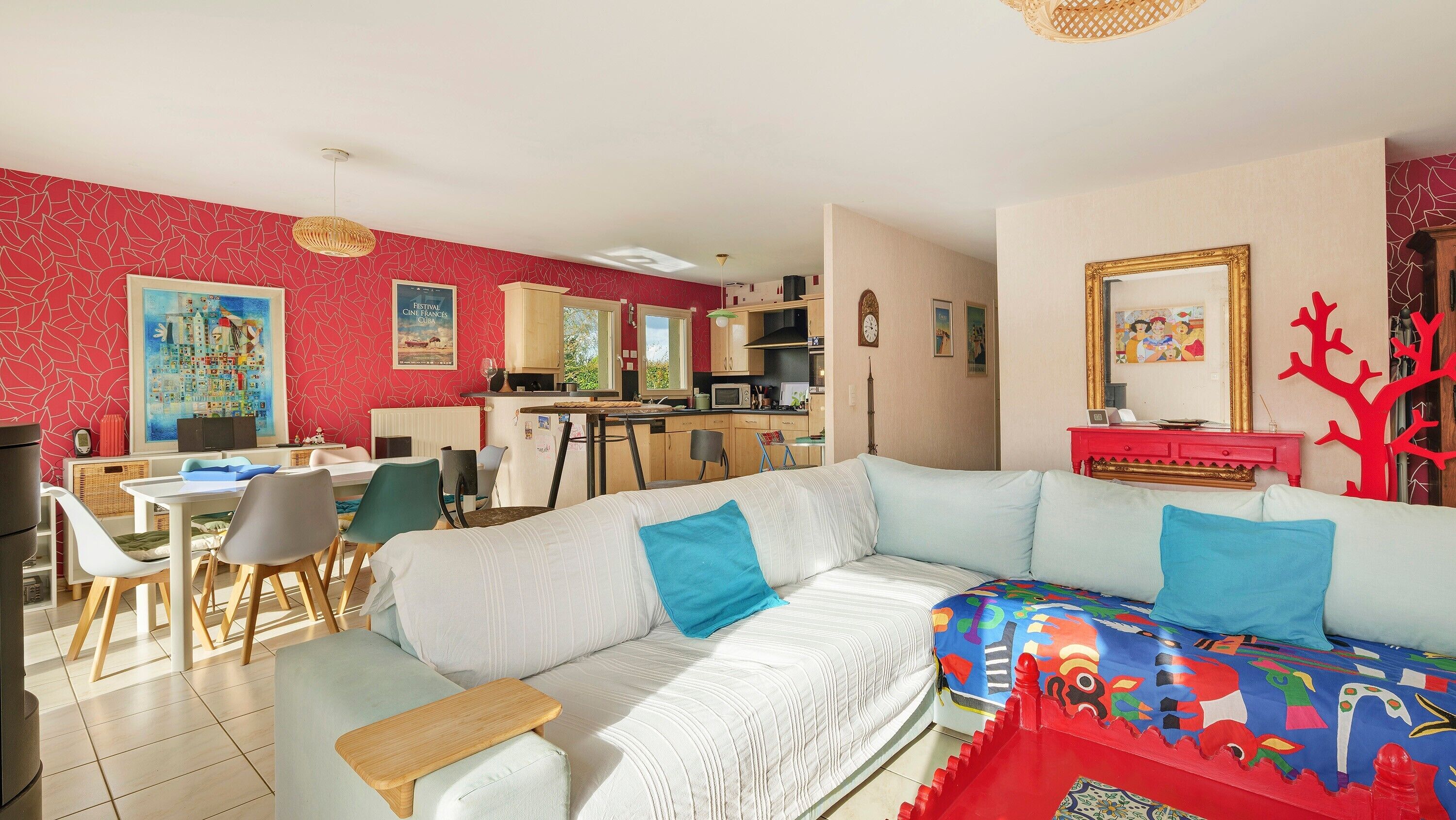 TV, DVD-spiller og stereoanlegg