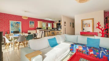 TV, DVD player, stereo