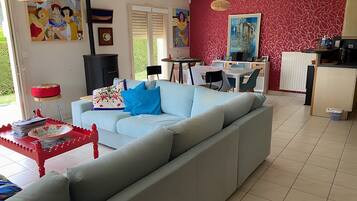 Televisio, DVD-soitin, stereot