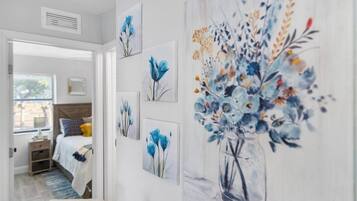 Tabla de planchar con plancha, cuna de viaje y wifi gratis