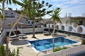 Pool - Serene Villas Ideal for Families-Friends-Wedding Groups (Santorini Kamari)