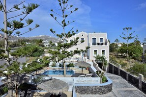 Exterior - Serene Villas Ideal for Families-Friends-Wedding Groups (Santorini Kamari)