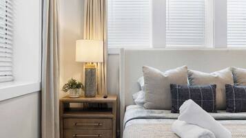 Iron/ironing board, travel cot, free WiFi, bed sheets