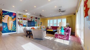 TV - The Rowdy Pelican: 5  BR, 6  BA House in Crystal Beach, Sleeps 22 (Bolivar Peninsula)