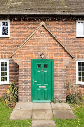House - Rural House With Swimming Pool and Gardens (Chichester)