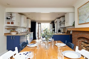 House - Rural House With Swimming Pool and Gardens (Chichester)